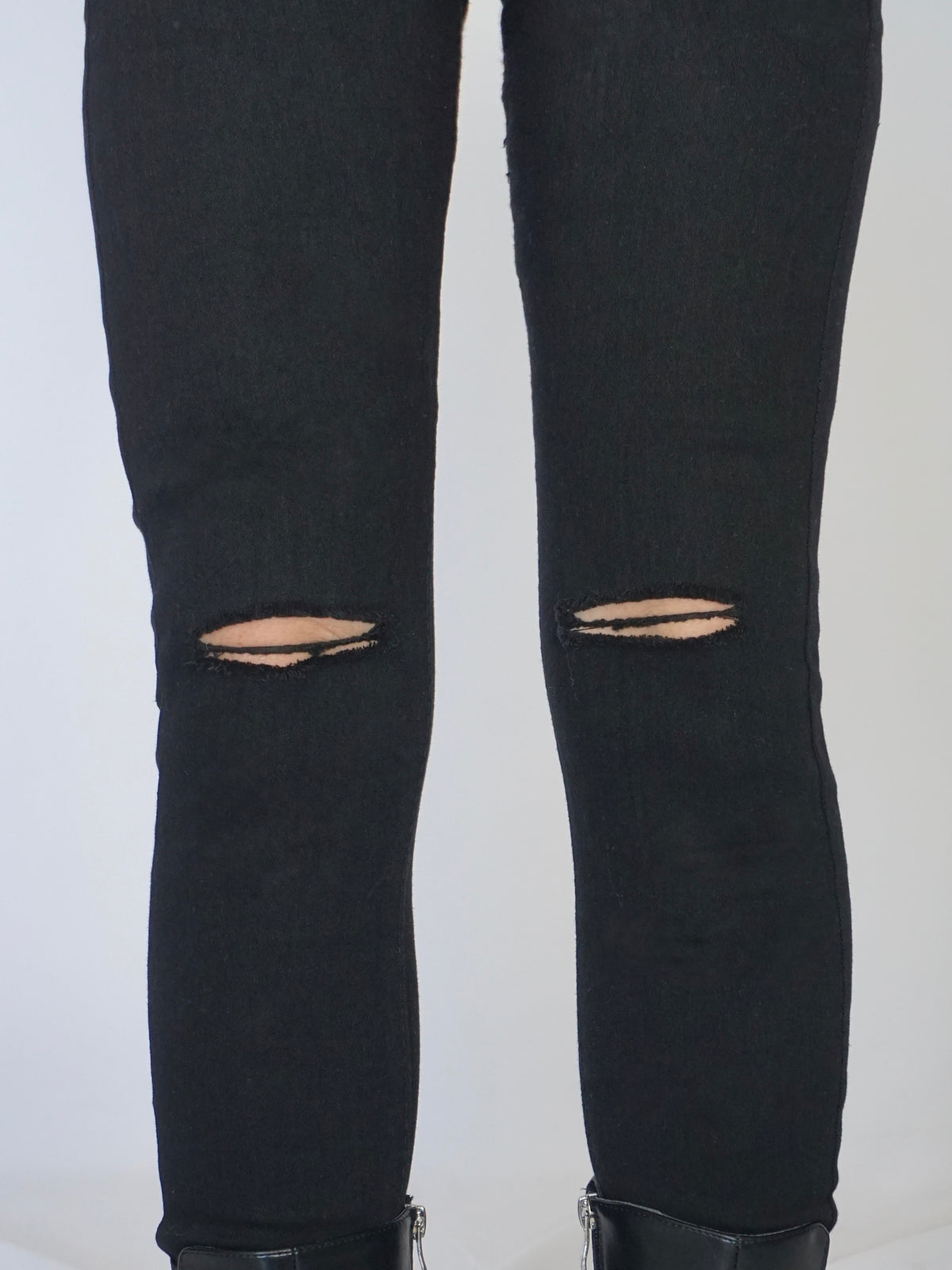 Damaged denim skinny