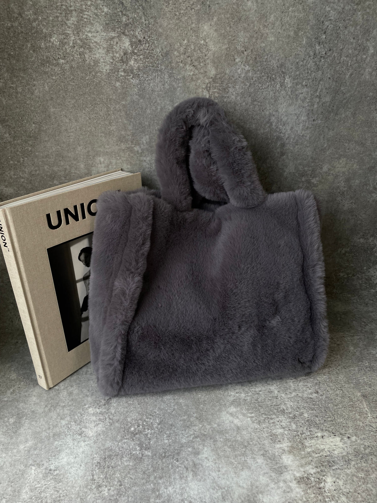 Fluffy tote bag