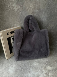 Fluffy tote bag