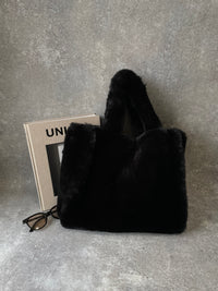 Fluffy tote bag