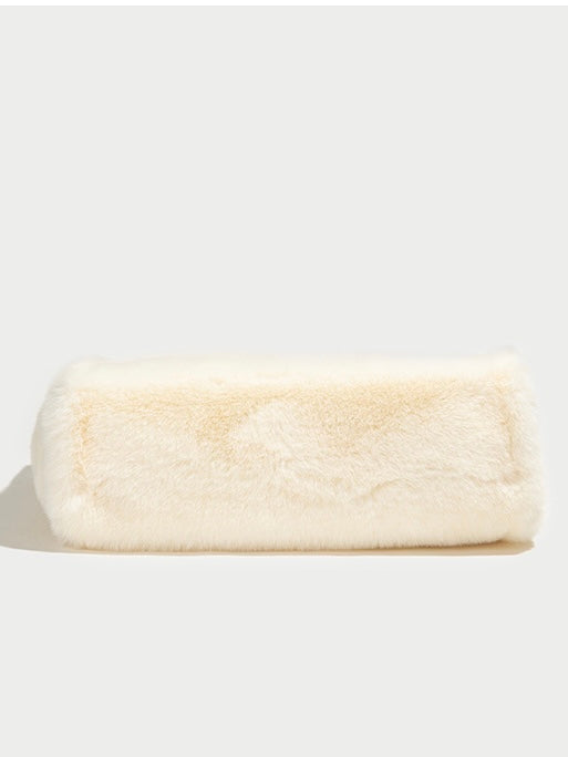 Fluffy tote bag