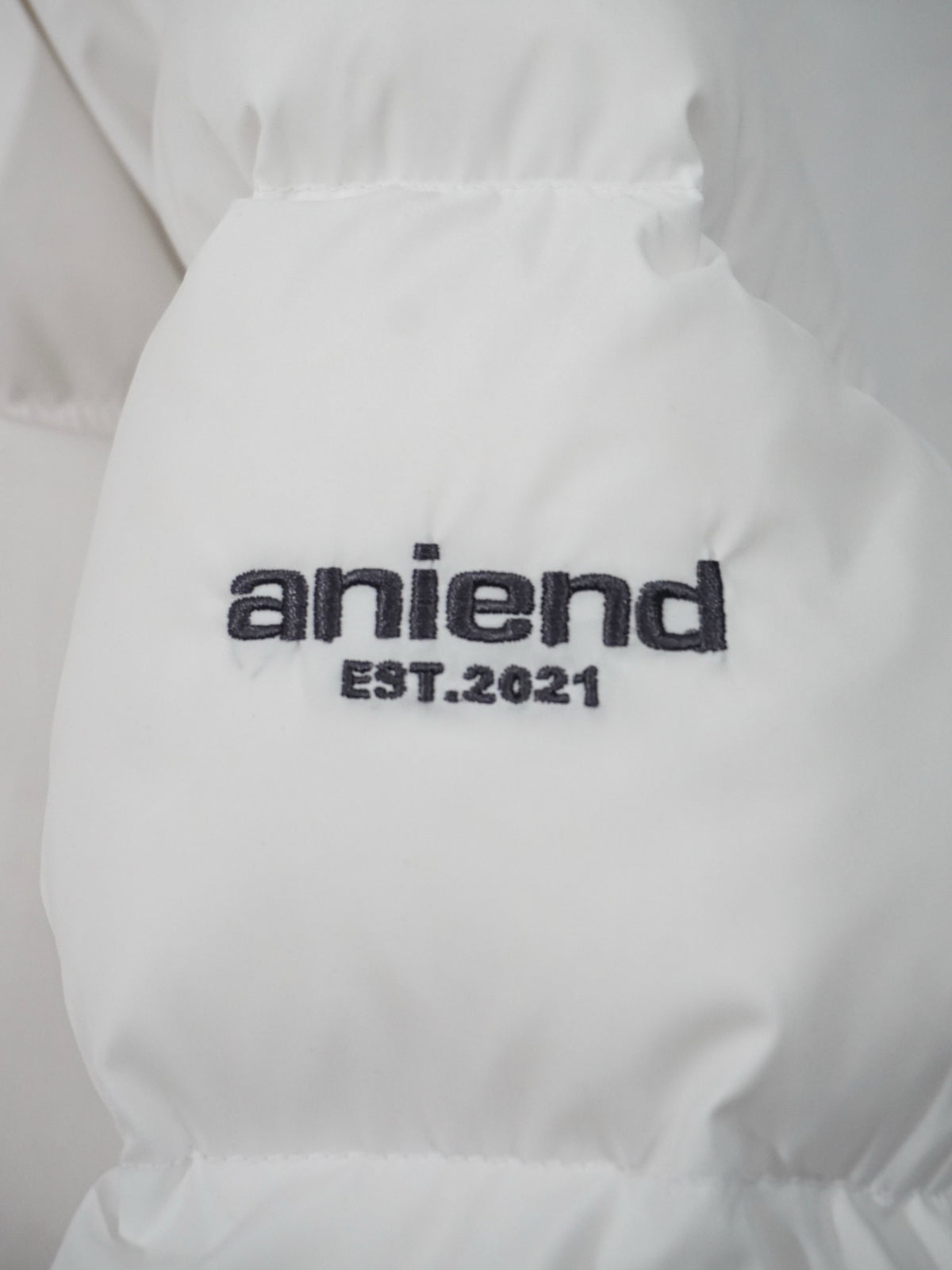 White light down blouson