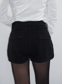 Front pocket short pants