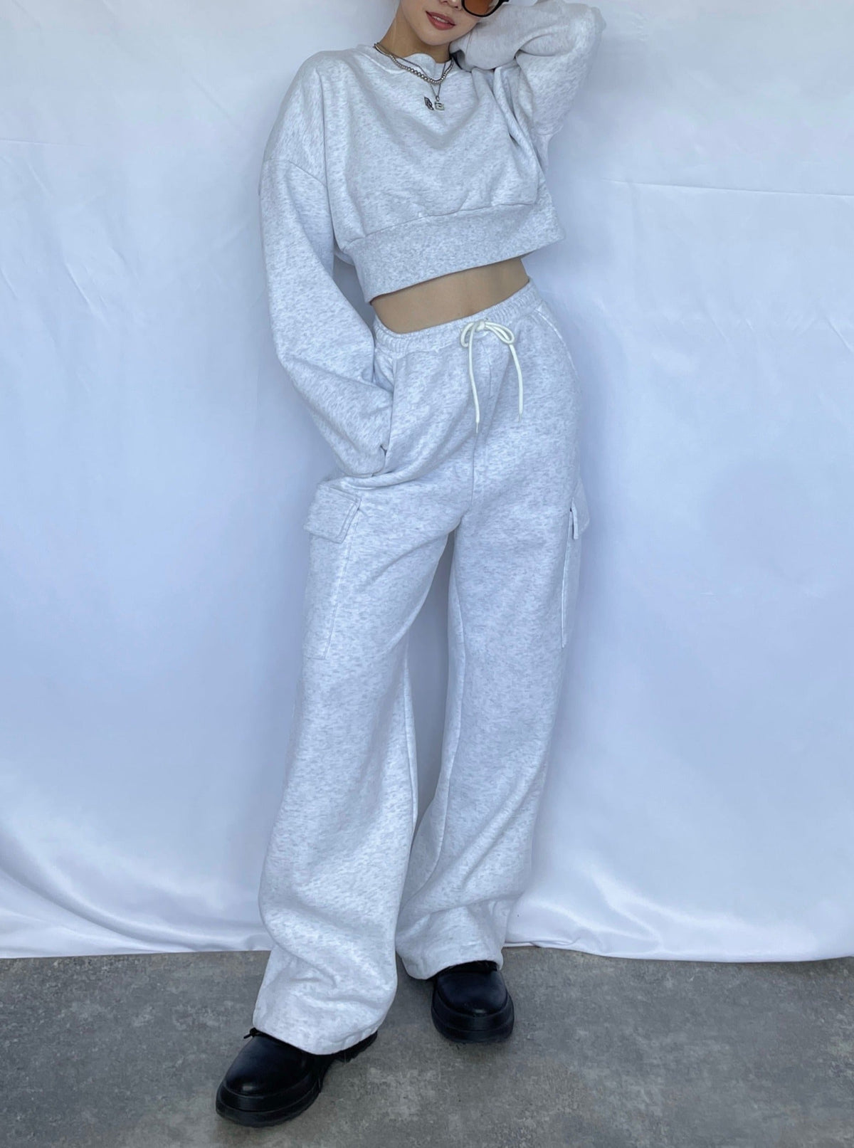 Cropped sweat trainer（ICE GRAY）