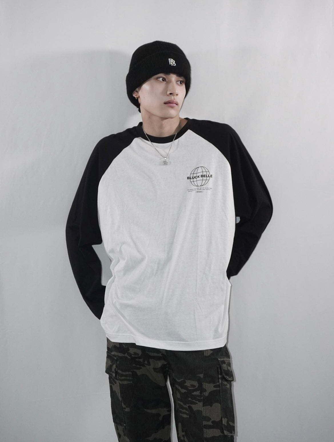 Raglan sleeve logo tee