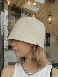 Cloche  silhouette bucket hat（OFF WHITE）