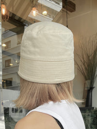 Cloche  silhouette bucket hat（OFF WHITE）
