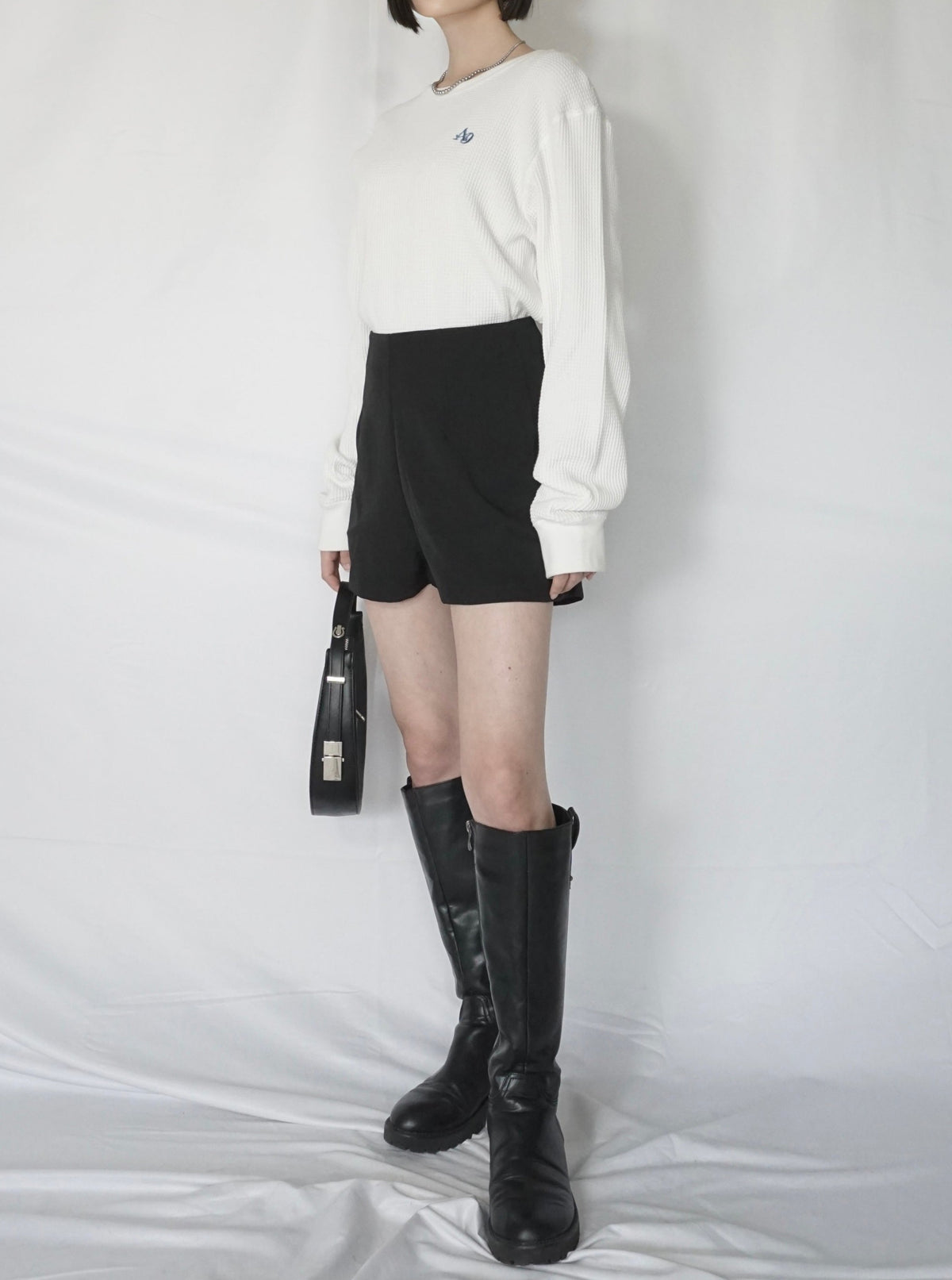 Waffle AD point logo top（WHITE）