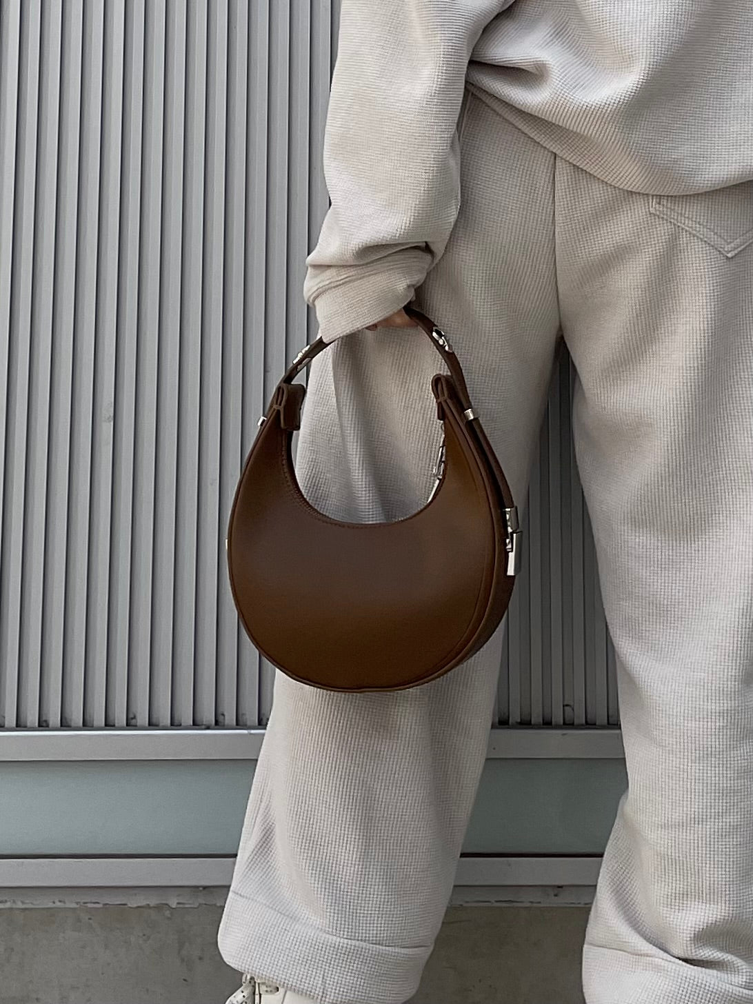 Crescent moon bag（BROWN）