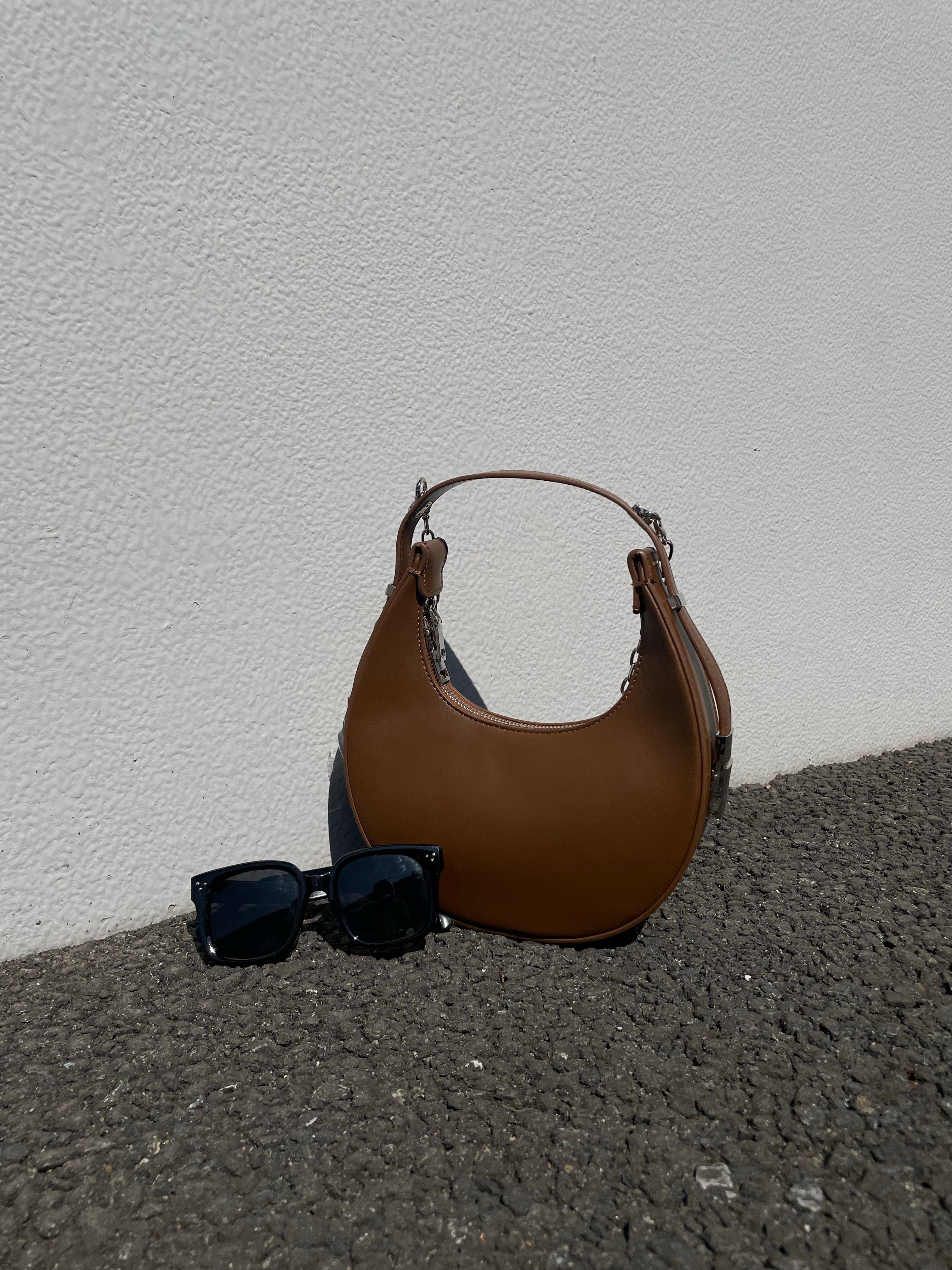 Crescent moon bag（BROWN） – ANIEND