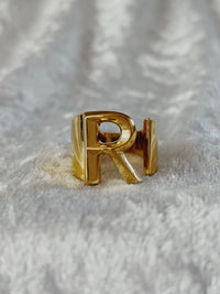 Initial ring（A〜Zの各文字）