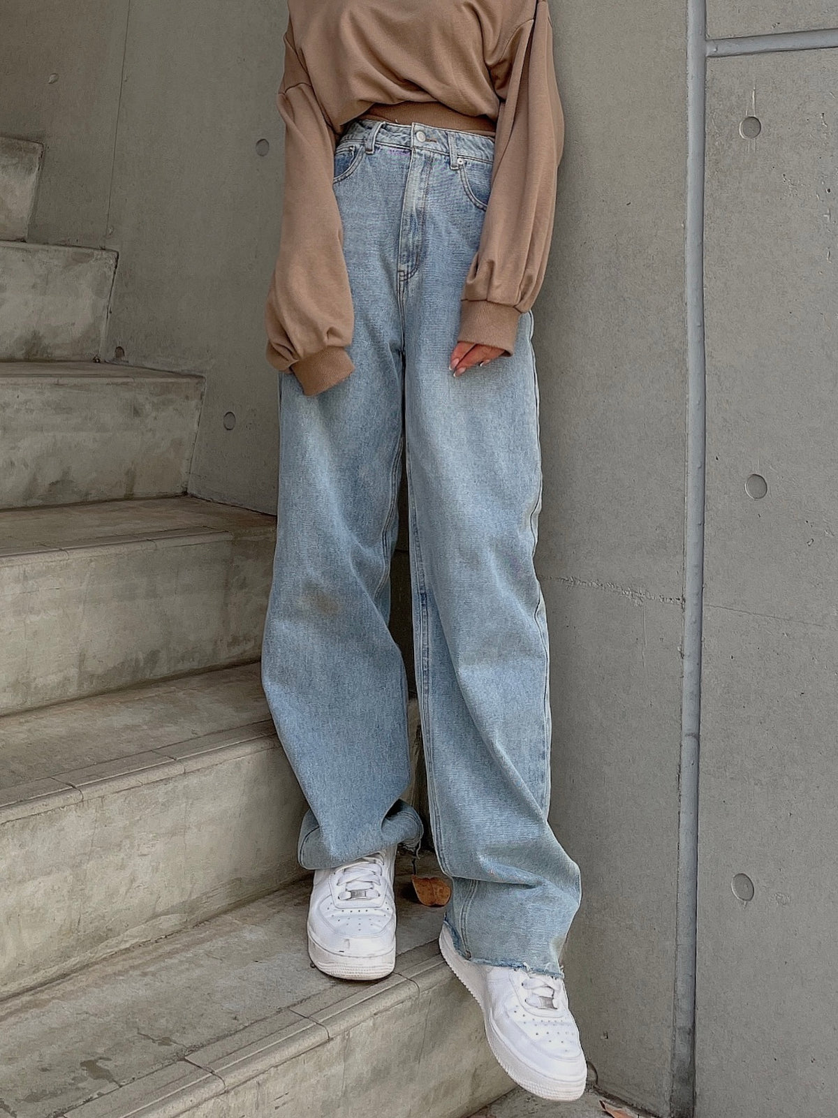 Color stitch straight jeans（BLEACH）